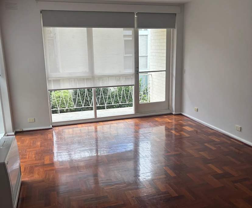 Whole property with 2 rooms for rent