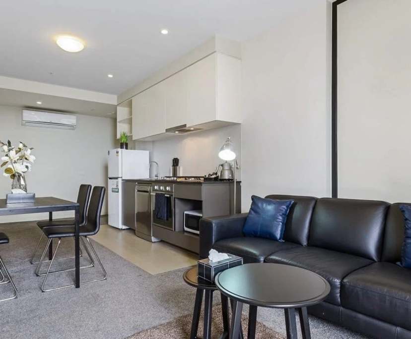 Unfurnished room in a flatshare