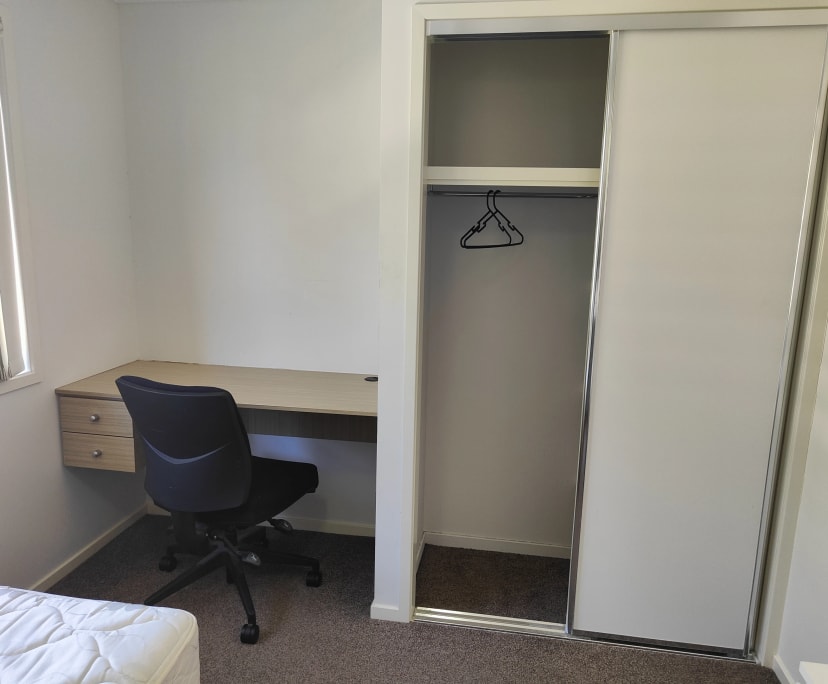 Room for Rent in Redland Bay, Brisbane 245, Furni...