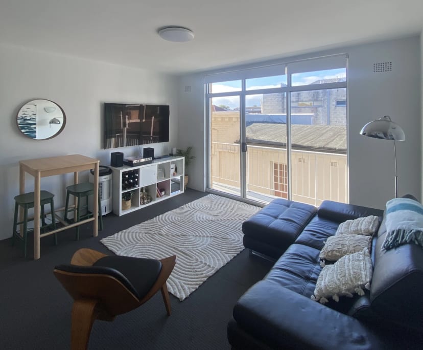 Furnished room in a flatshare