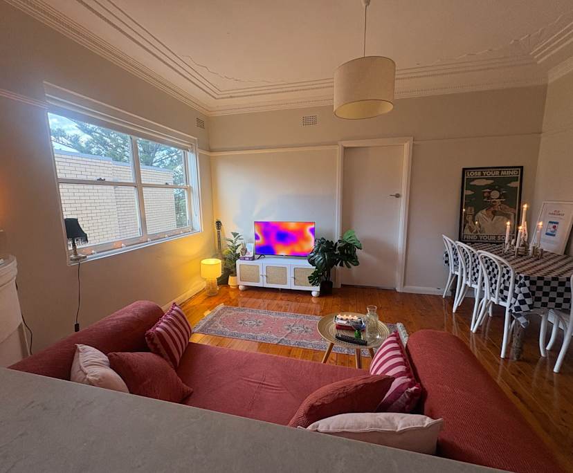 Furnished room in a flatshare