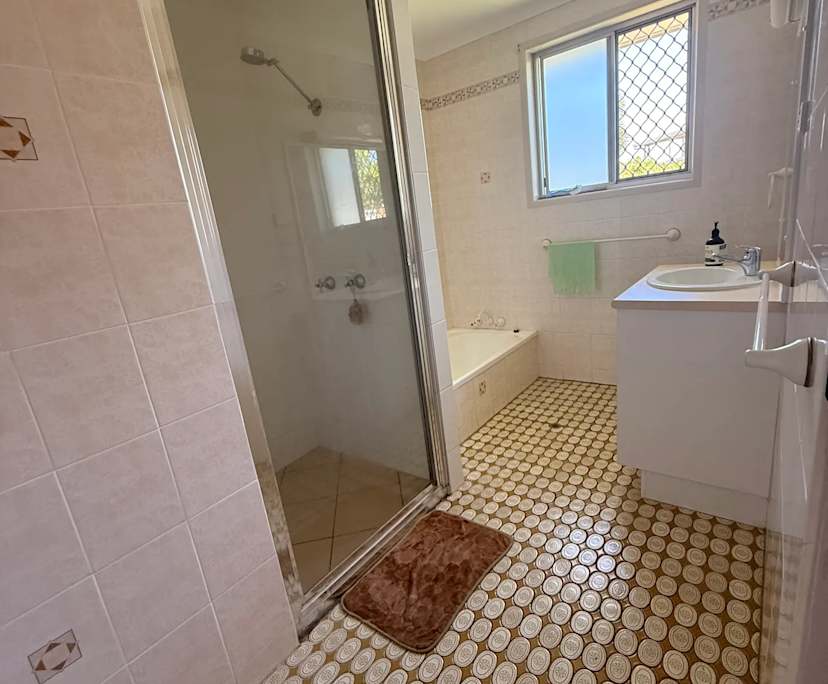$250, Share-house, 5 bathrooms, Frenchville QLD 4701