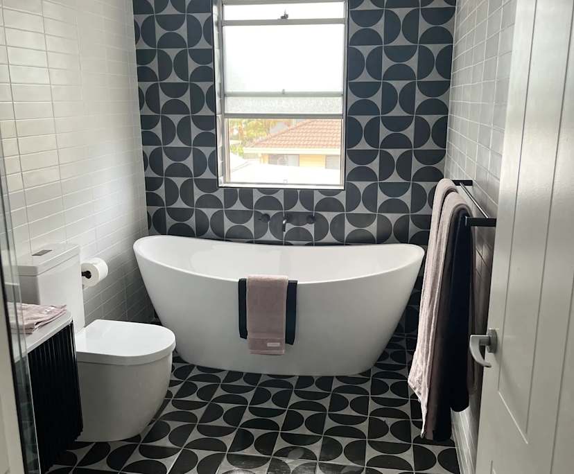 Unfurnished room with own bathroom