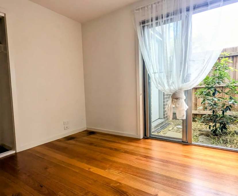 Unfurnished room in a share house