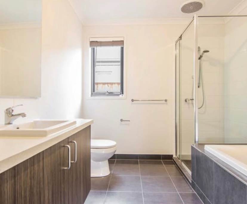 Unfurnished room in a share house
