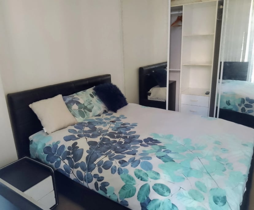 Furnished room in a flatshare