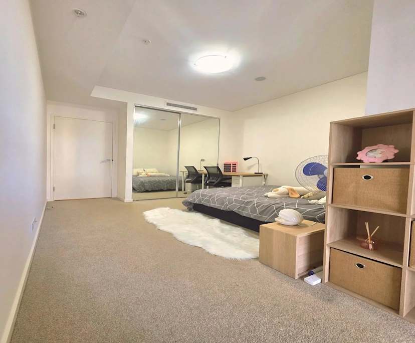 Furnished room in a flatshare