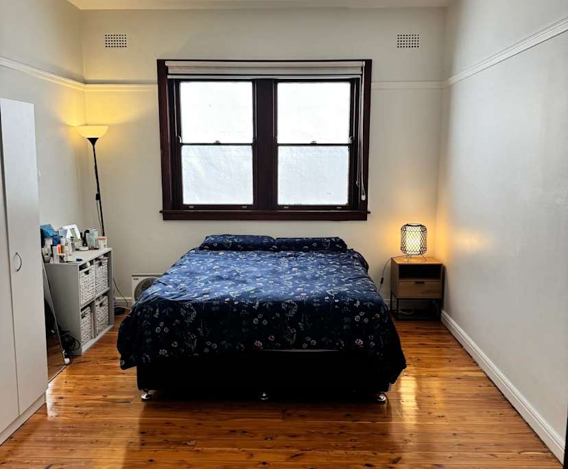 Furnished room in a flatshare