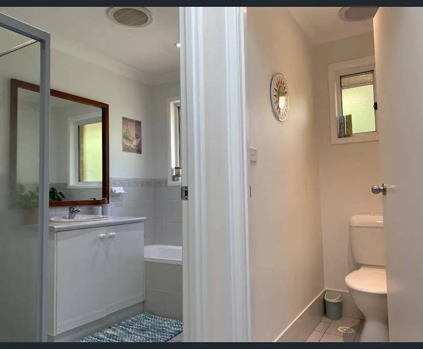 Furnished room in a share house