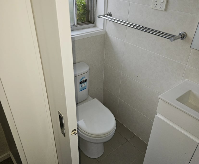 Room for Rent in Fisher, Canberra 400, Unfurnishe...