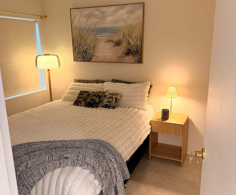 Furnished room in a flatshare