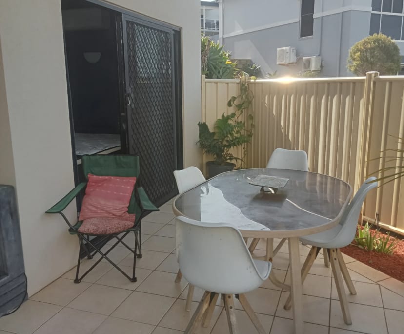 $350, Flatshare, 3 bathrooms, Meikleville Hill QLD 4703