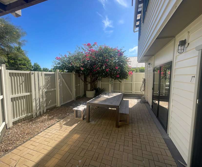 $1,000, Whole-property, 2 bathrooms, Sunrise Beach QLD 4567