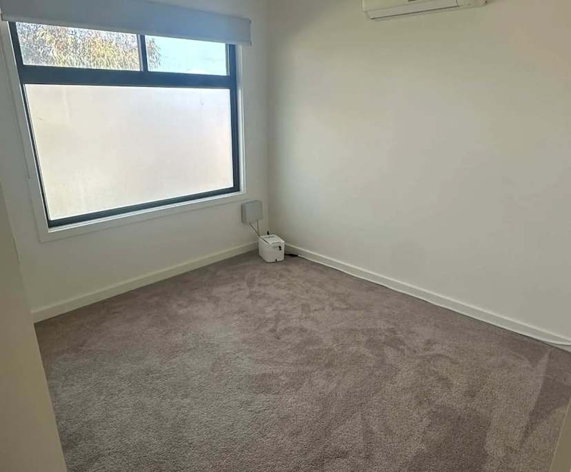 Unfurnished room in a share house