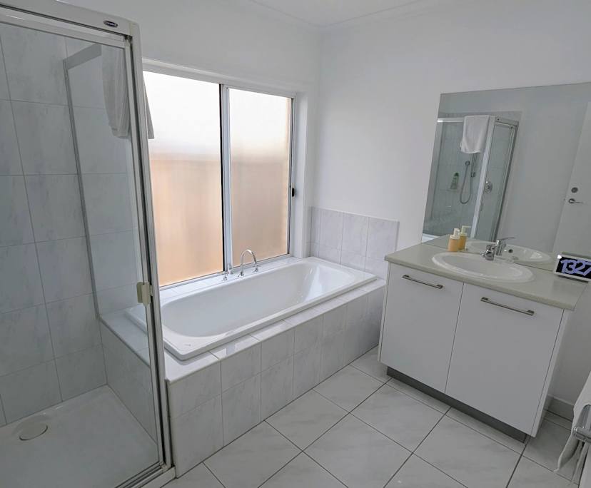 $350, Share-house, 3 bathrooms, Williams Landing VIC 3027