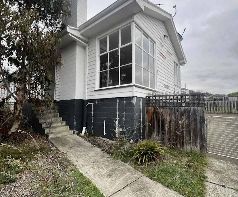 Whole property with 2 rooms for rent