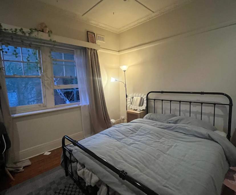 Furnished room in a flatshare