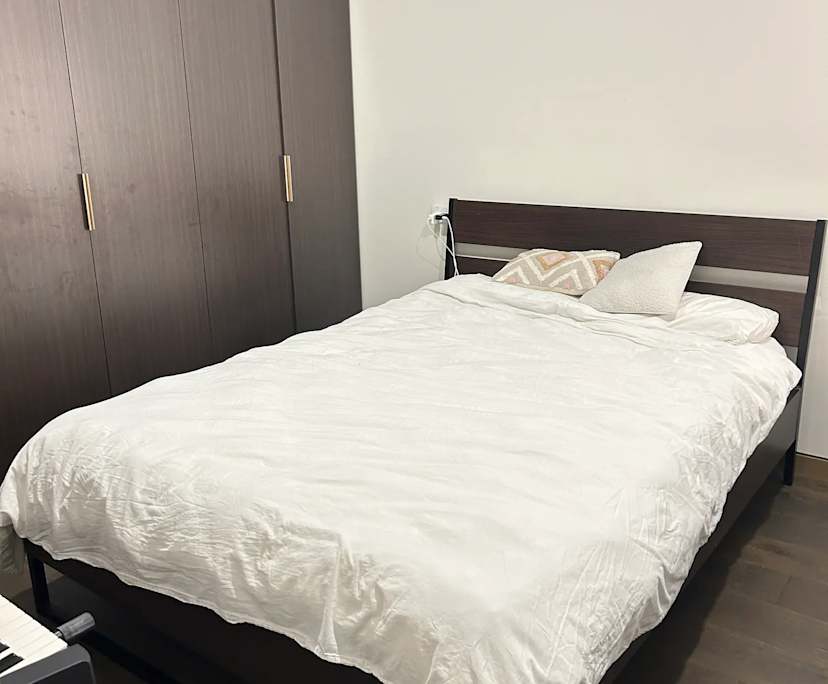 Furnished room with own bathroom
