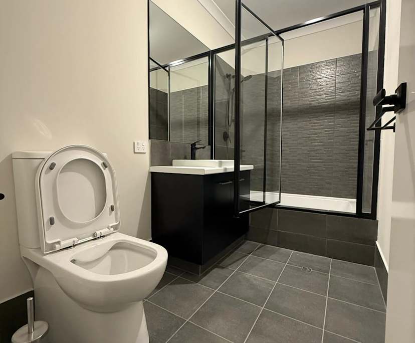 $375, Share-house, 4 bathrooms, Forrestfield WA 6058