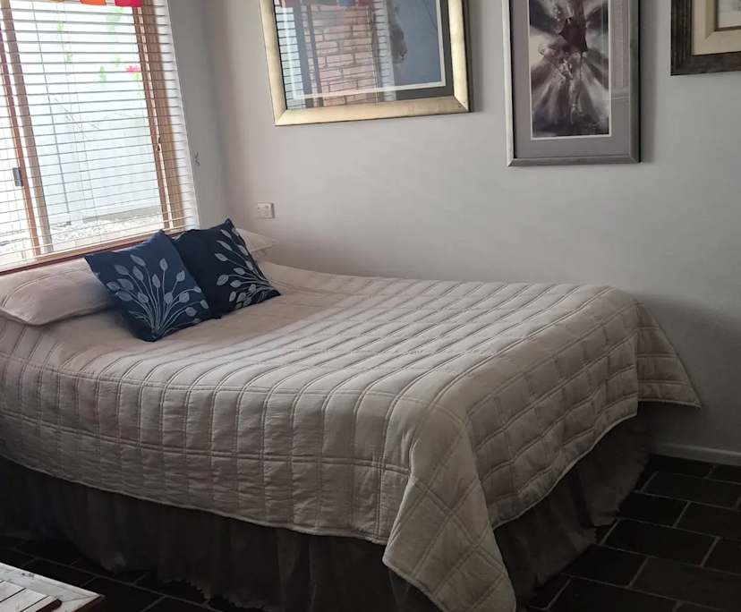 $350, Share-house, 4 bathrooms, Currumbin Waters QLD 4223