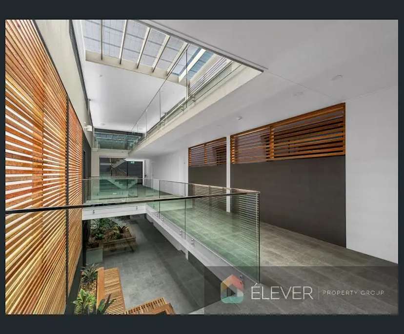 Unfurnished room with ensuite in a flatshare