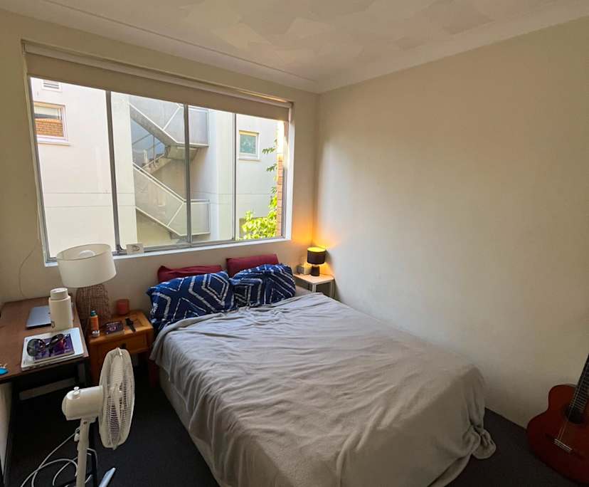 Furnished room in a flatshare