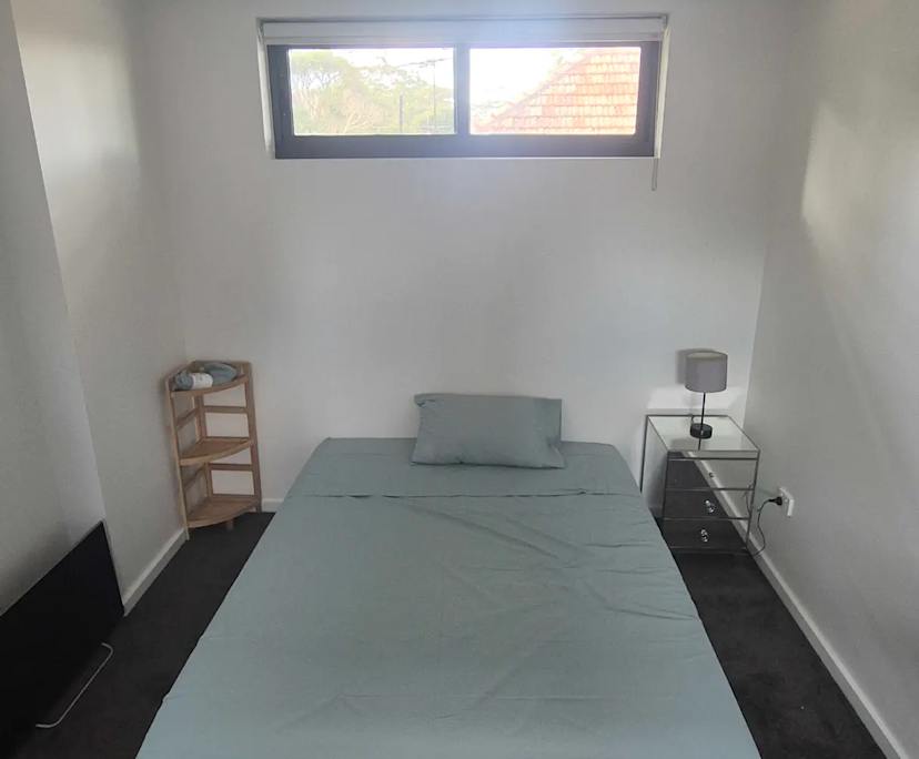 Furnished room in a flatshare