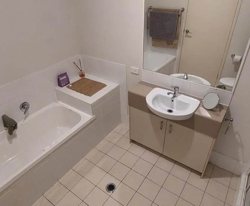 $165, Share-house, 3 bathrooms, Kingston QLD 4114