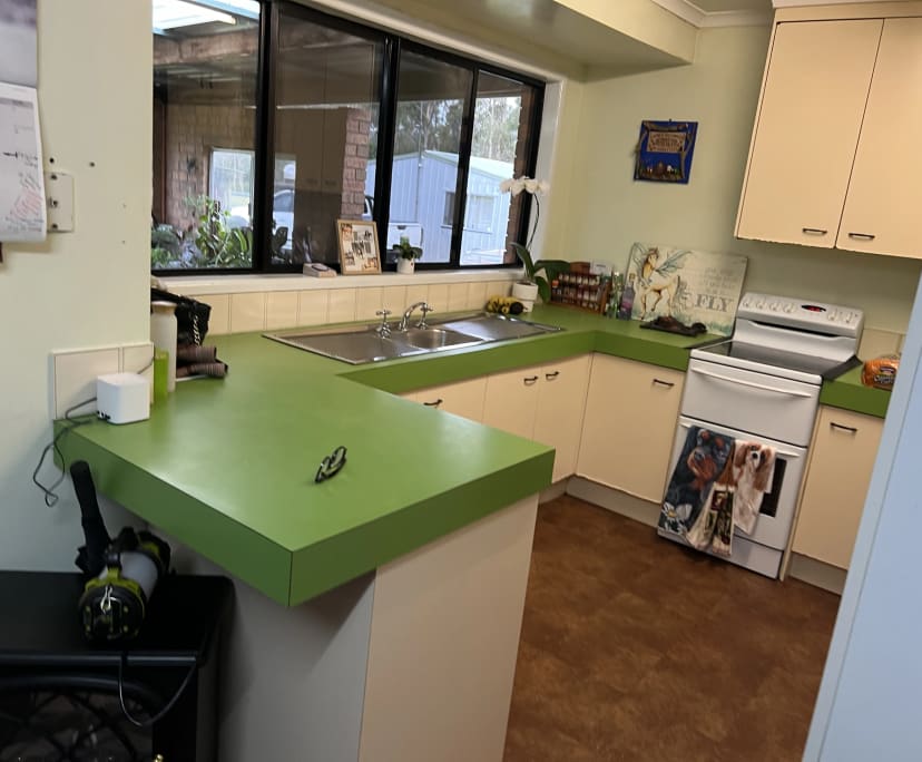 $250, Homestay, 3 bathrooms, Murphys Creek QLD 4352