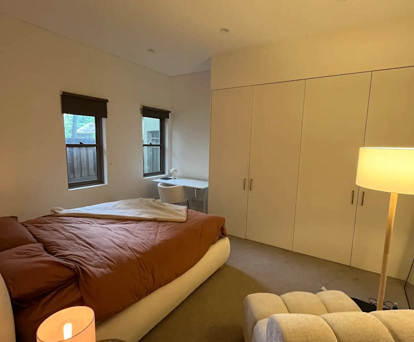 Furnished room with ensuite in a flatshare