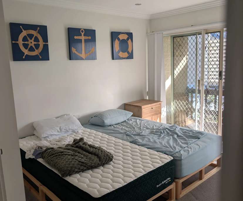 Room in a share house