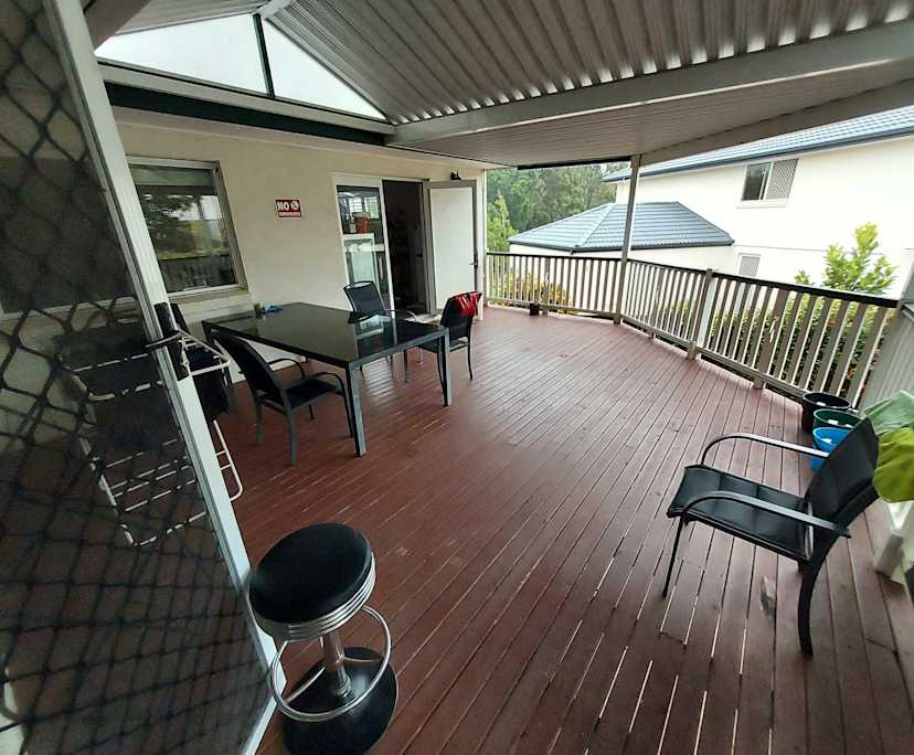 $270, Share-house, 6 bathrooms, Molendinar QLD 4214