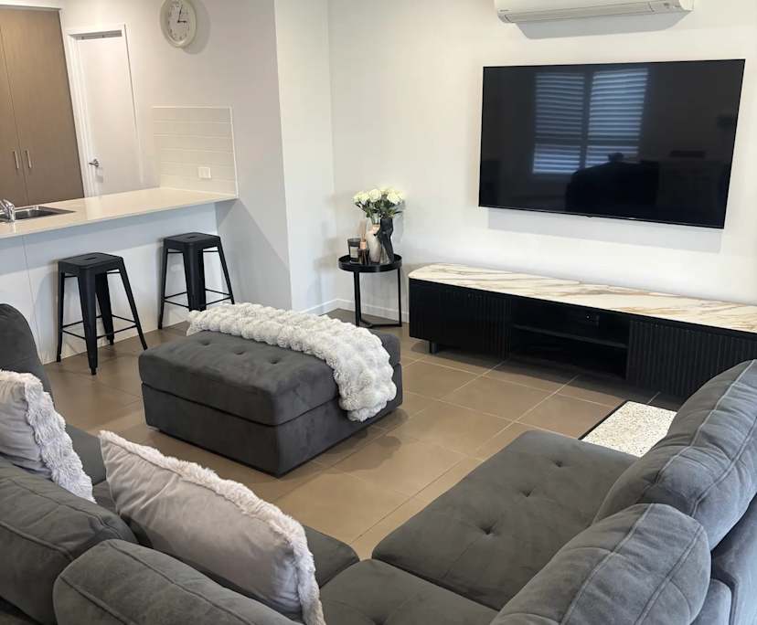 Unfurnished room in a share house