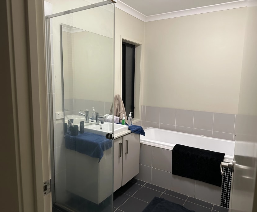 Unfurnished room in a share house