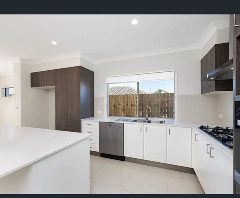 $275, Homestay, 3 bathrooms, Rochedale QLD 4123