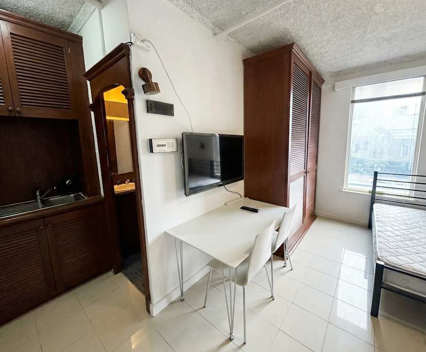 $450, Studio, 1 bathroom, Melbourne VIC 3000