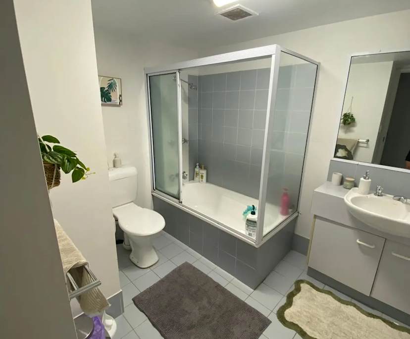 $340, Flatshare, 3 bathrooms, Burleigh Heads QLD 4220