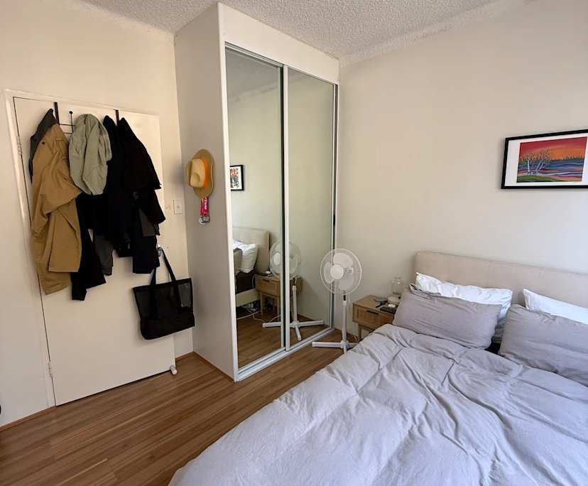 Furnished room in a flatshare
