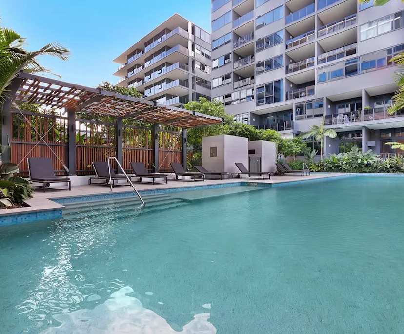 $375, Flatshare, 2 bathrooms, Newstead QLD 4006