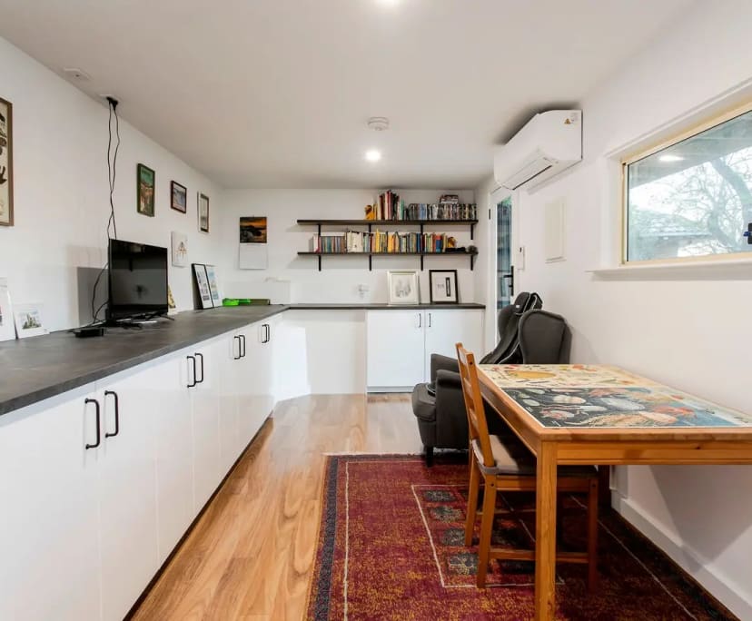 Granny Flat for Rent in Darlington, Adelaide 455,...
