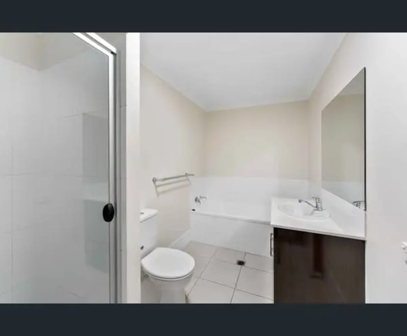 $300, Share-house, 3 bathrooms, Helensvale QLD 4212