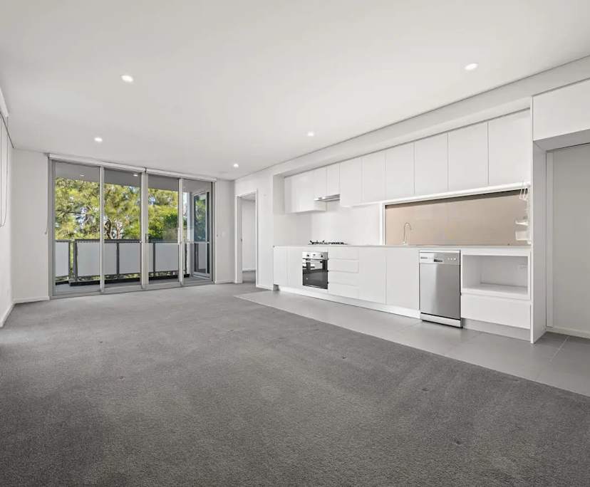 Unfurnished room with own bathroom