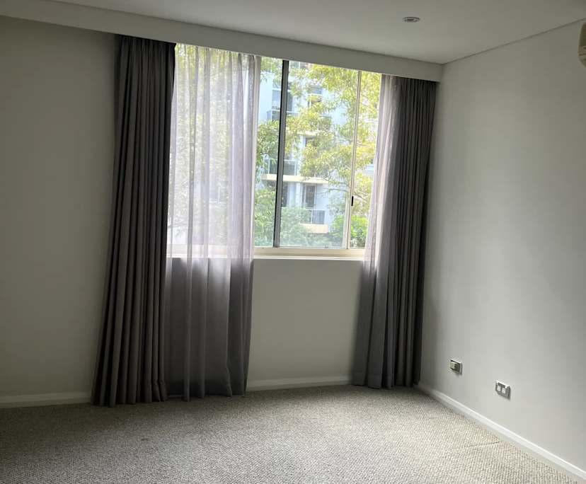 Unfurnished room with own bathroom