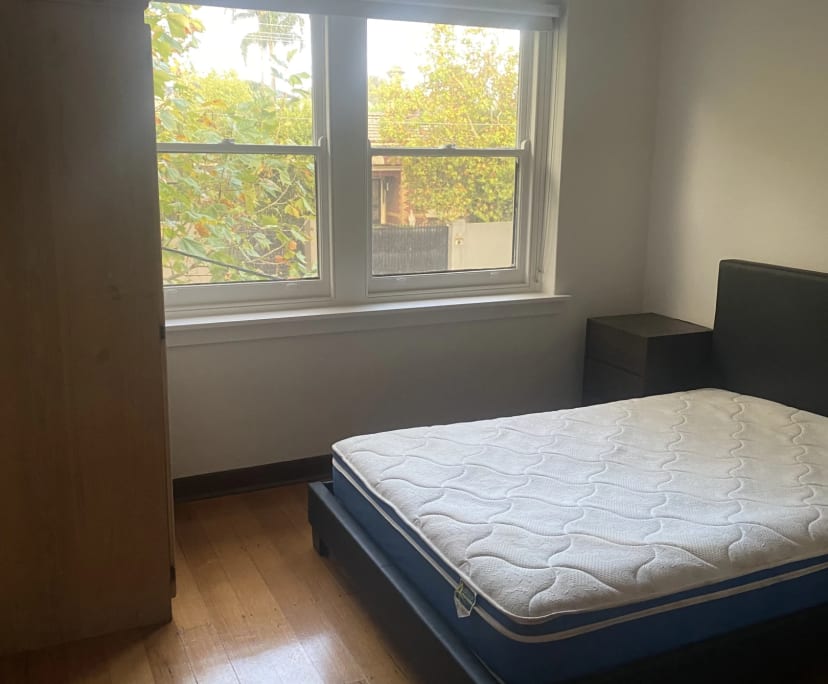 Furnished room in a flatshare