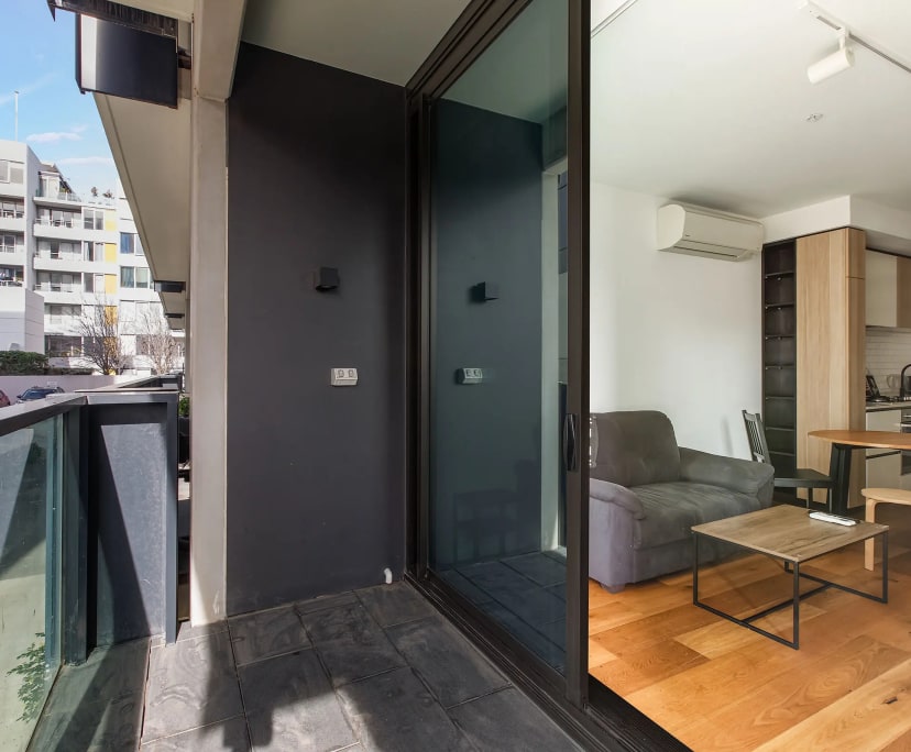 $750, Whole-property, 2 bathrooms, West Melbourne VIC 3003