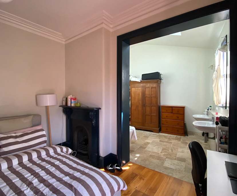 Room with ensuite in a share house