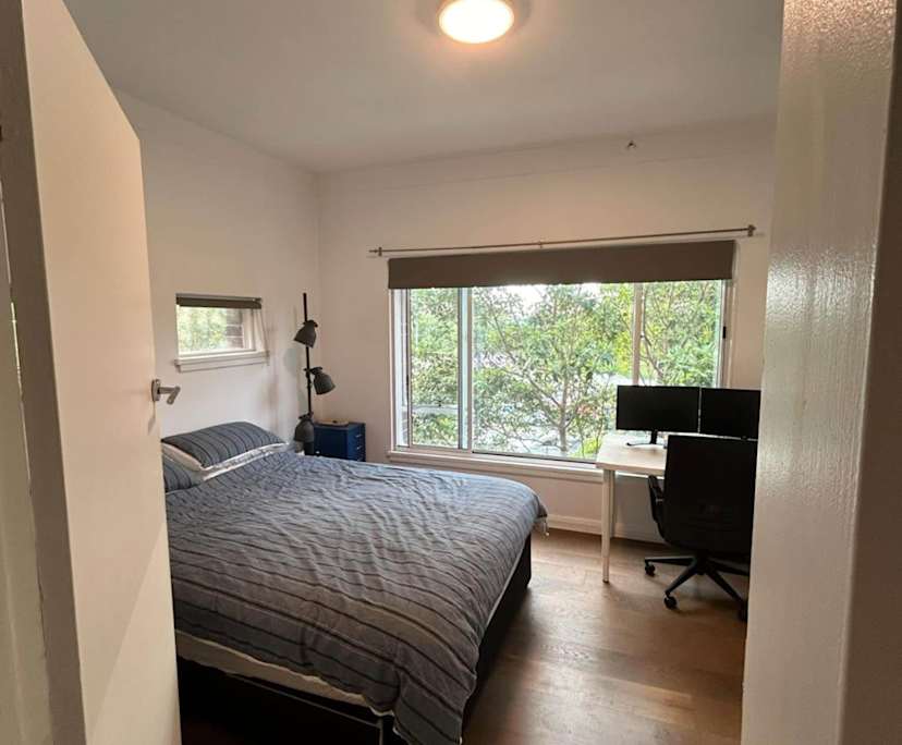 Furnished room in a flatshare