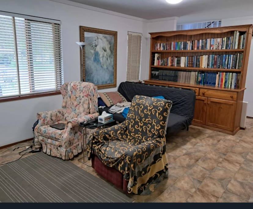 Room in a share house