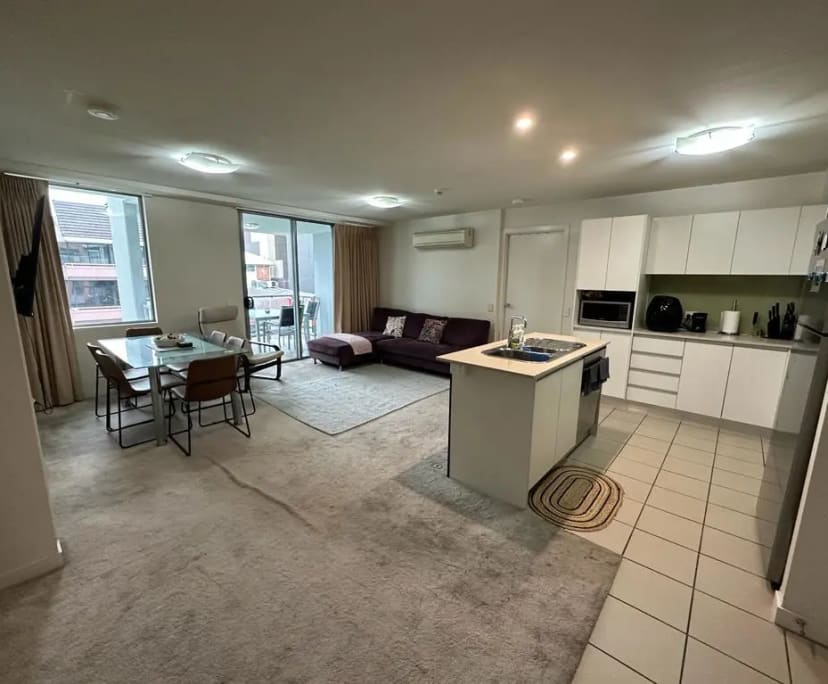 $470, Flatshare, 2 bathrooms, Brisbane City QLD 4000