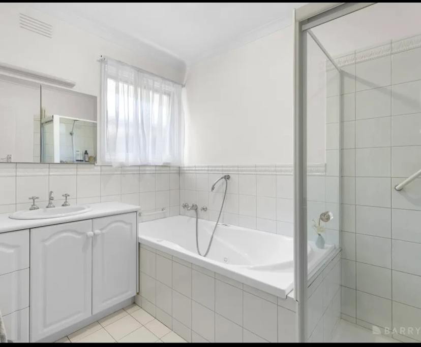 Room in a share house